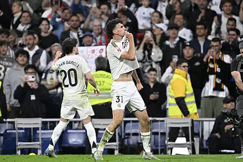 تقارير: مدافع ريال مدريد يقترب من الانتقال إلى كومو